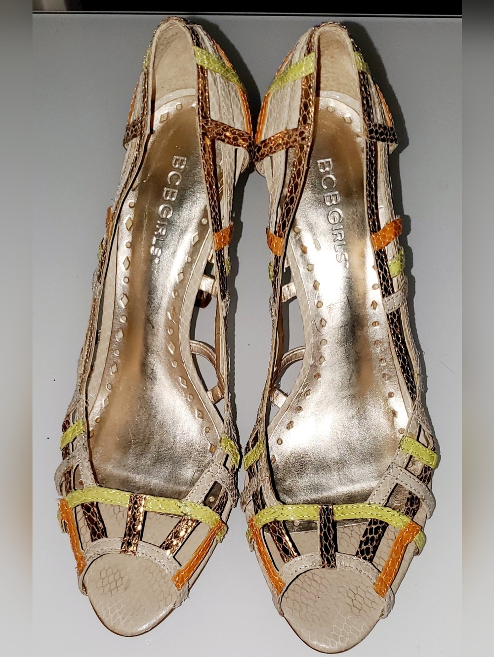 BCBGirls Neutral Strappy Peep-Toe  Heels with Green & Orange Accents Sz 8M